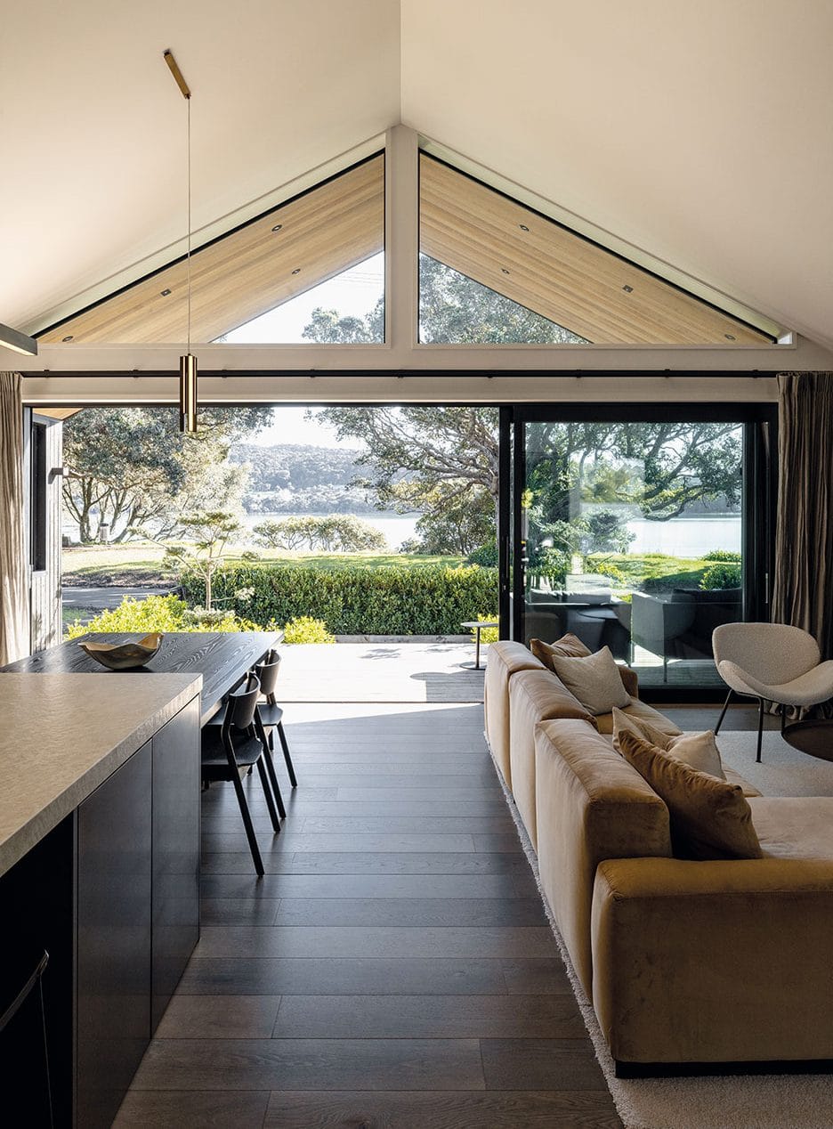 By architect Richard Priest and Rowson Kitchens, Raglan’s Mead Residence is ultra-calm and cohesive